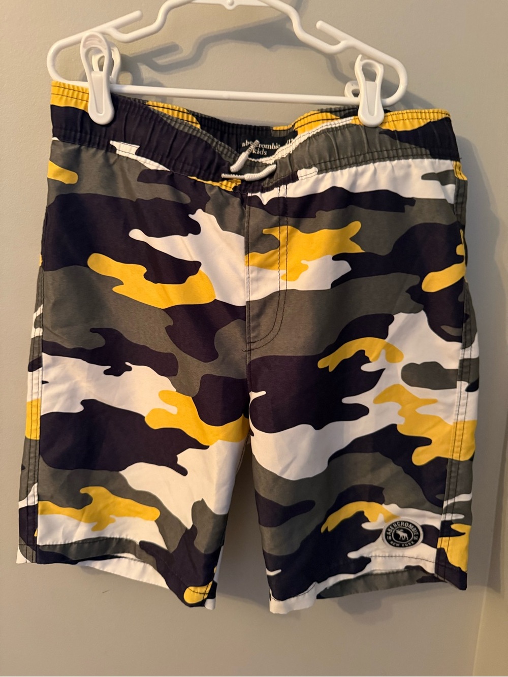 Abercrombiekids boys Camouflage Swim Shorts - Yellow & Olive size 11/12